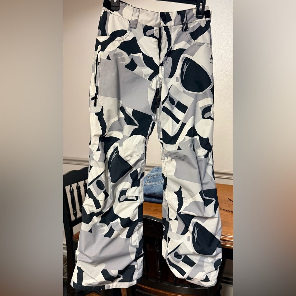 Burton Black and White snowboarding pants
